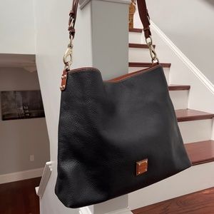 Dooney & Bourke Pebble Grain Extra Large Courtney Sac
